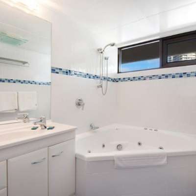 Surfers Paradise Waterfront Accommodation